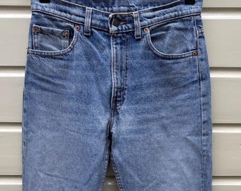 Vintage 90s: Levi's 505 denim jeans - medium blue - made in USA - zipper (29x30)