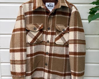 Vintage 70s: Woolrich wool plaid Cruiser Jacket - Sherpa Lining - Made in USA (M)