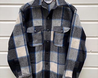 Vintage 70s: Woolrich wool hunting jacket - Blue, Black & White - made in USA (M)