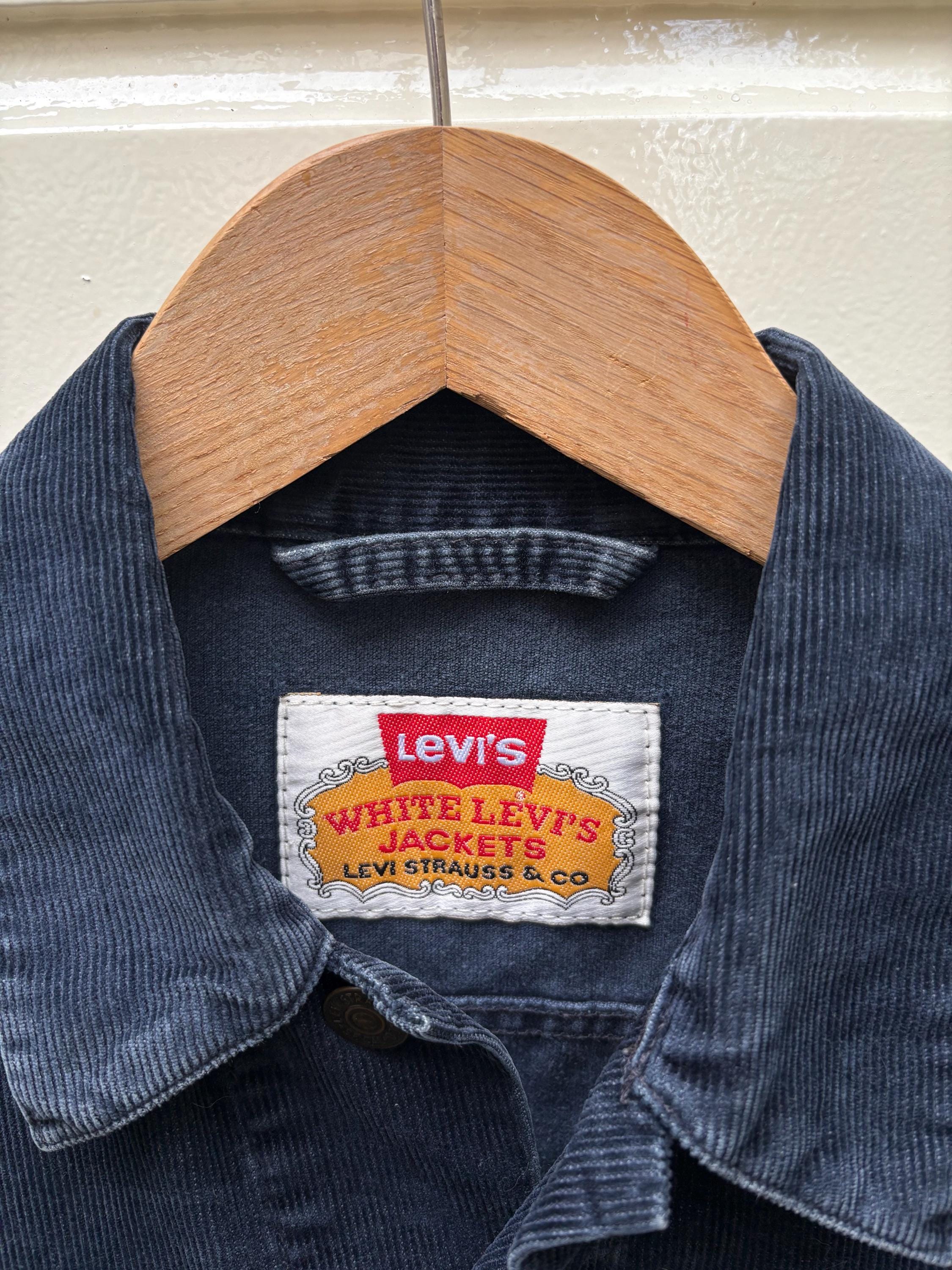Vintage 90s: Levi's Type III Corduroy Trucker Jacket - White Label