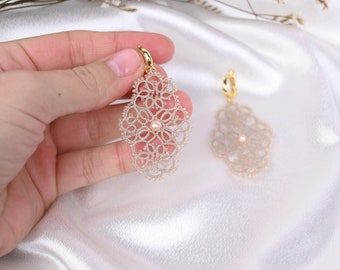 Tatting lace earrings with natural pearls, boho lace earrings, wedding lace earrings, aesthetic lace earrings, beige earrings