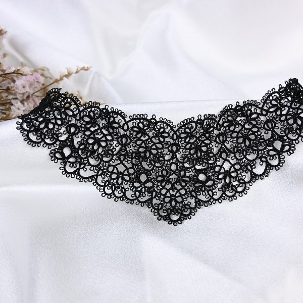 Tatting lace necklace with glass beads, bride necklace, choker necklace, black choker / Gargantilha artesanal na técnica de renda Frioleira