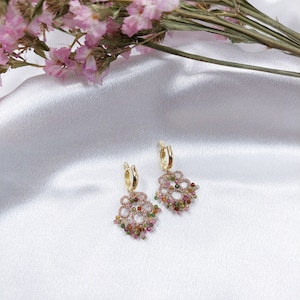 Pendientes de encaje con hilo metálico champán y cuentas de turmalina, pendientes pequeños, encaje boho, pendientes de encaje estético, joyería estética