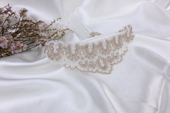 Collana girocollo in pizzo, collana girocollo in pizzo beige e bianco, collana da sposa, collana girocollo, collana girocollo da matrimonio, collana girocollo fatta a mano - Italia