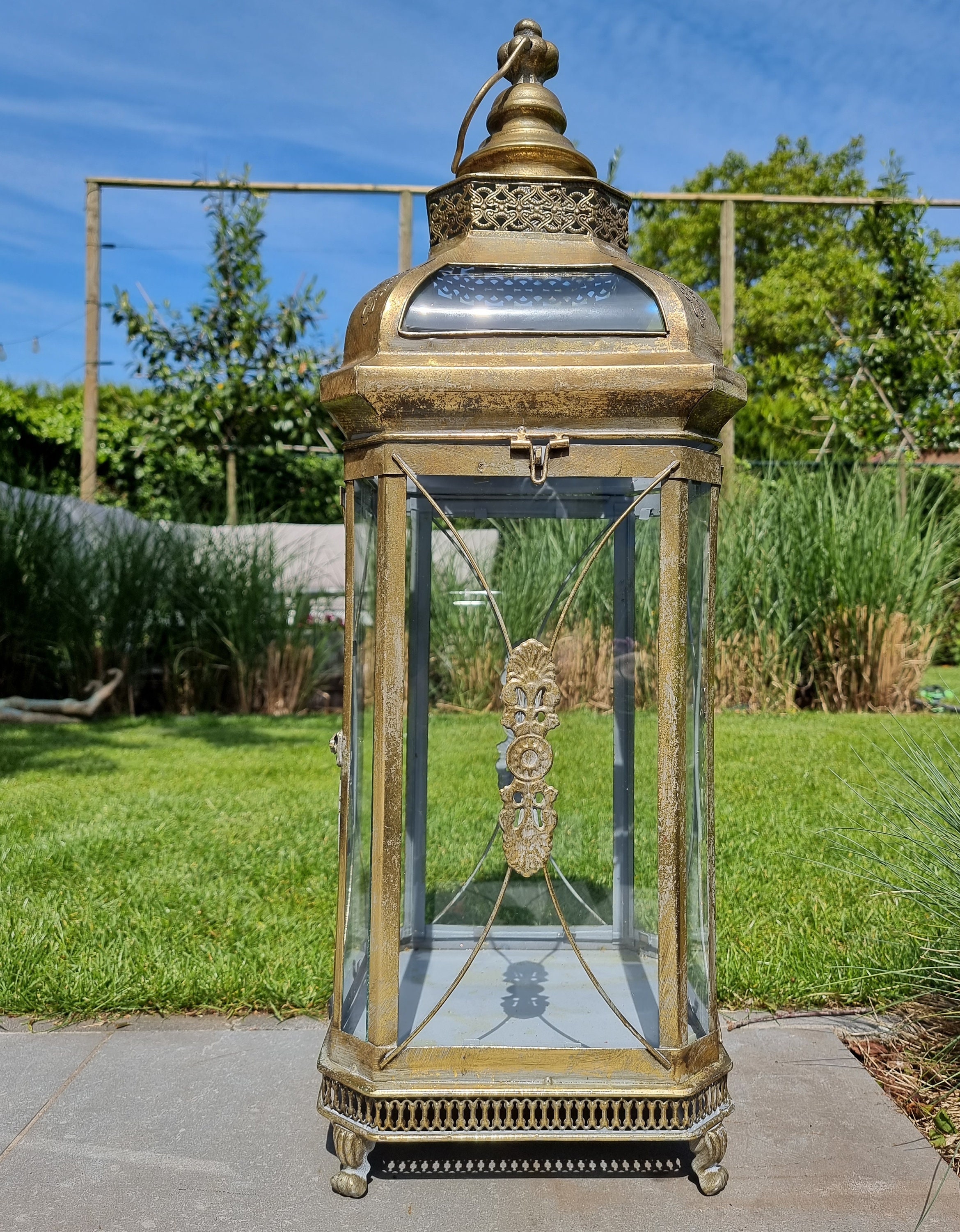 belle grande lanterne de jardin couleur or - décoration terrasse romantique lanterne en verre à 12 vitres