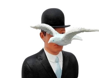 Rene Magritte - Skulptur - Der Mann mit dem Bowlerhut