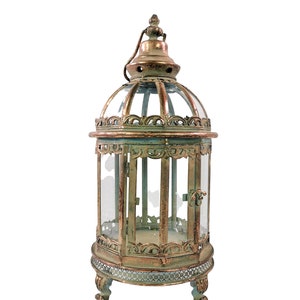 Beautifully decorated metal lantern with glass windows - Brass color - 22 glas windows