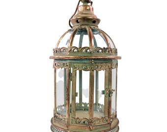 Beautifully decorated metal lantern with glass windows - Brass color - 22 glas windows