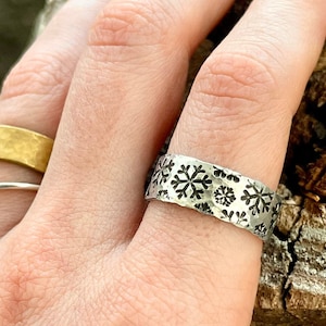 Hammered Snowflake Ring Aluminum Adjustable Slim Winter Christmas Gift
