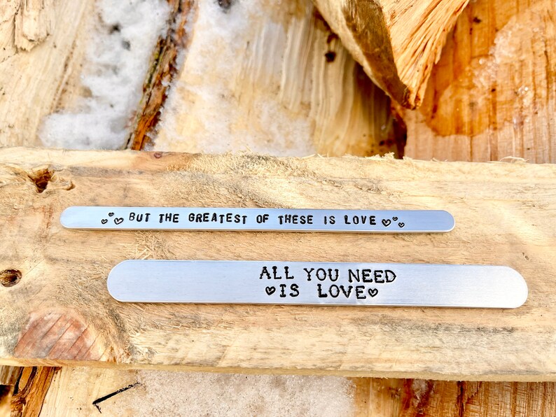 All You Need Is Love Unisex Adjustable Aluminum Cuff imagem 5