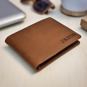 Cartera de cuero personalizada para hombre, billetera plegable con grabado personalizado, billetera minimalista fina hecha a mano, regalo para él, esposo o papá.