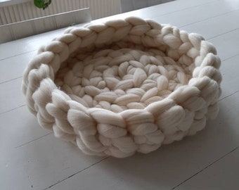 Chunky Knit Merino Wool Cat Bed, Cozy Pet Basket (XXL)