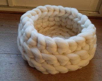 Chunky Knit Merino Wool Cat Bed, Cozy Pet Basket (17")
