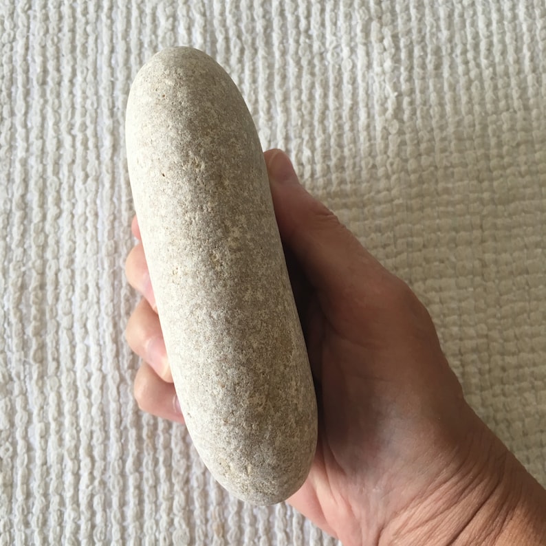 8,5-14,0cm Natural Sea White Smooth Stone Oval Shape Mandala Stone