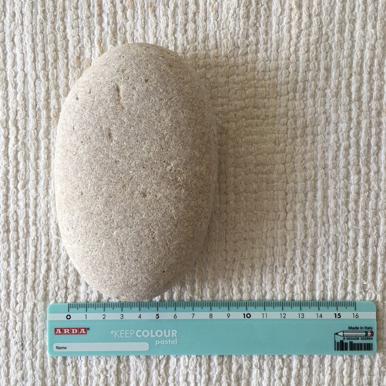 8,5-14,0cm Natural Sea White Smooth Stone Oval Shape Mandala Stone
