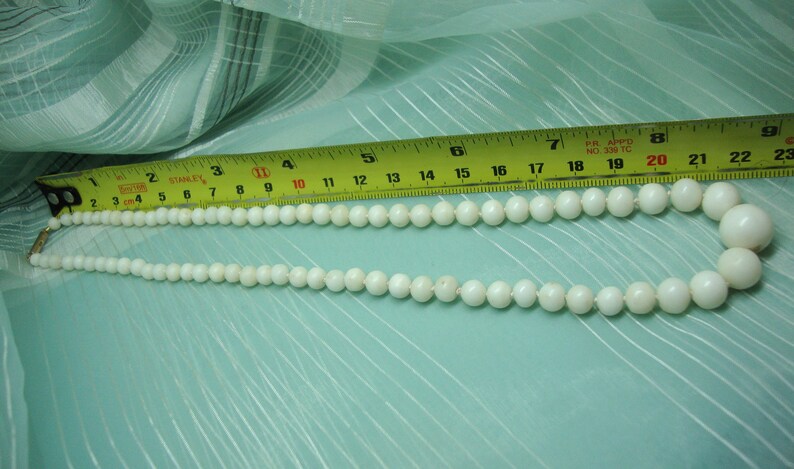 Antique Victorian Natural White Coral Graduated Necklace - 9ct Gold Clasp bild 8