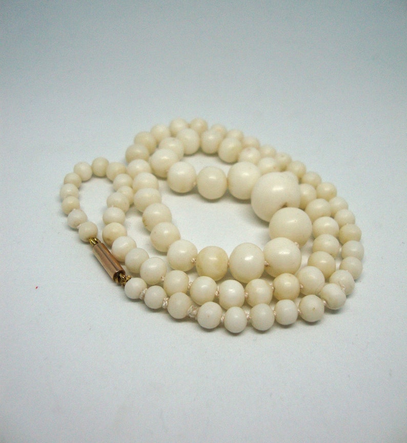 Antique Victorian Natural White Coral Graduated Necklace - 9ct Gold Clasp bild 4