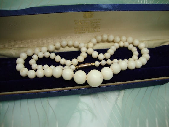 Antique Victorian Natural White Coral Graduated Necklace - 9ct Gold Clasp