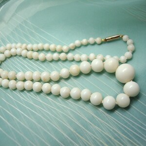 Antique Victorian Natural White Coral Graduated Necklace - 9ct Gold Clasp bild 2