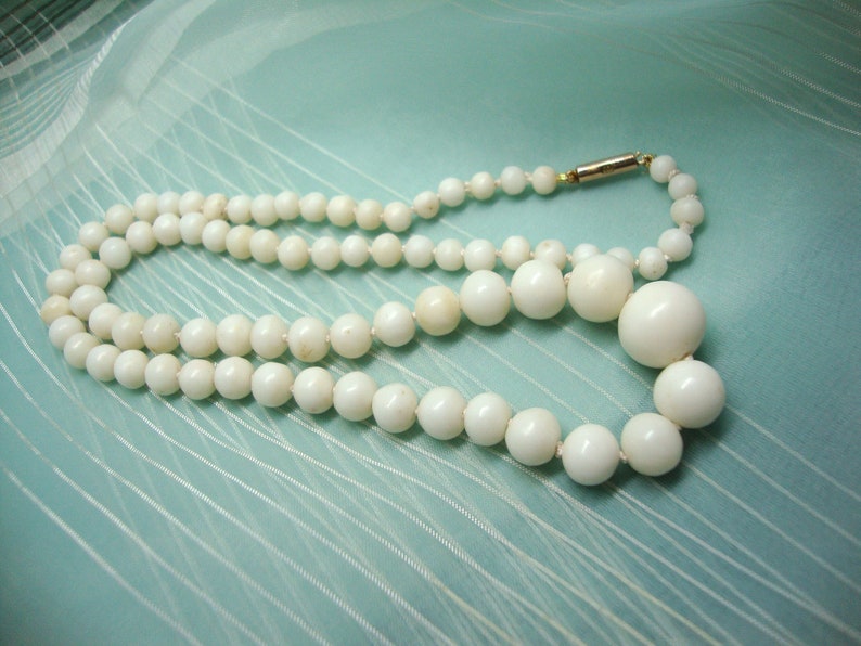 Antique Victorian Natural White Coral Graduated Necklace - 9ct Gold Clasp bild 2