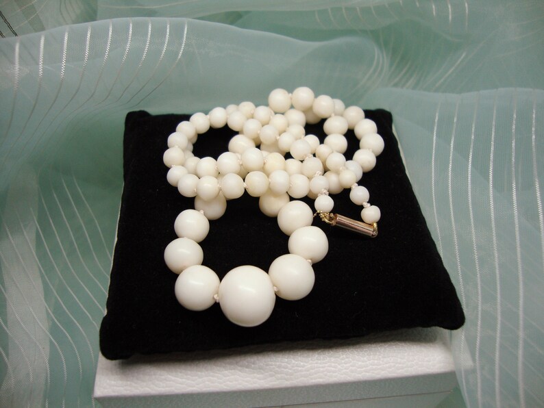 Antique Victorian Natural White Coral Graduated Necklace - 9ct Gold Clasp bild 6