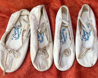 Zapatillas de ballet Capezio vintage: zapatos de baile infantiles de los años 50.