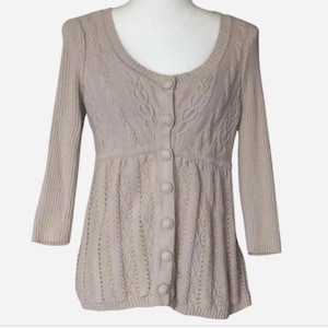 Cárdigan estilo babydoll vintage de DKNY Jeans color crema y beige, tejido trenzado, punto calado, estilo Fairycore, Whimsigoth, top Y2K, Bella Swan, estética grunge, Coque