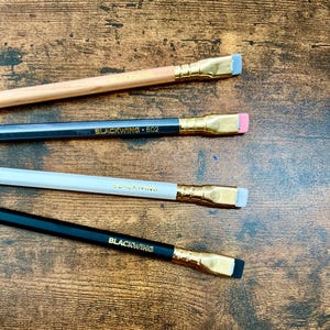 Blackwing Sampler Pencil Set in Plastic Sleeve (4 graded graphite pencils: 602, Matte, Pearl, Natural)