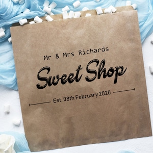 Gepersonaliseerde papieren zoete tassen traktatie tassen, bruiloft zoete kar, cake, bruin of wit, kraft, briefpapier, zoete snoepwinkel, popcorn, dank u