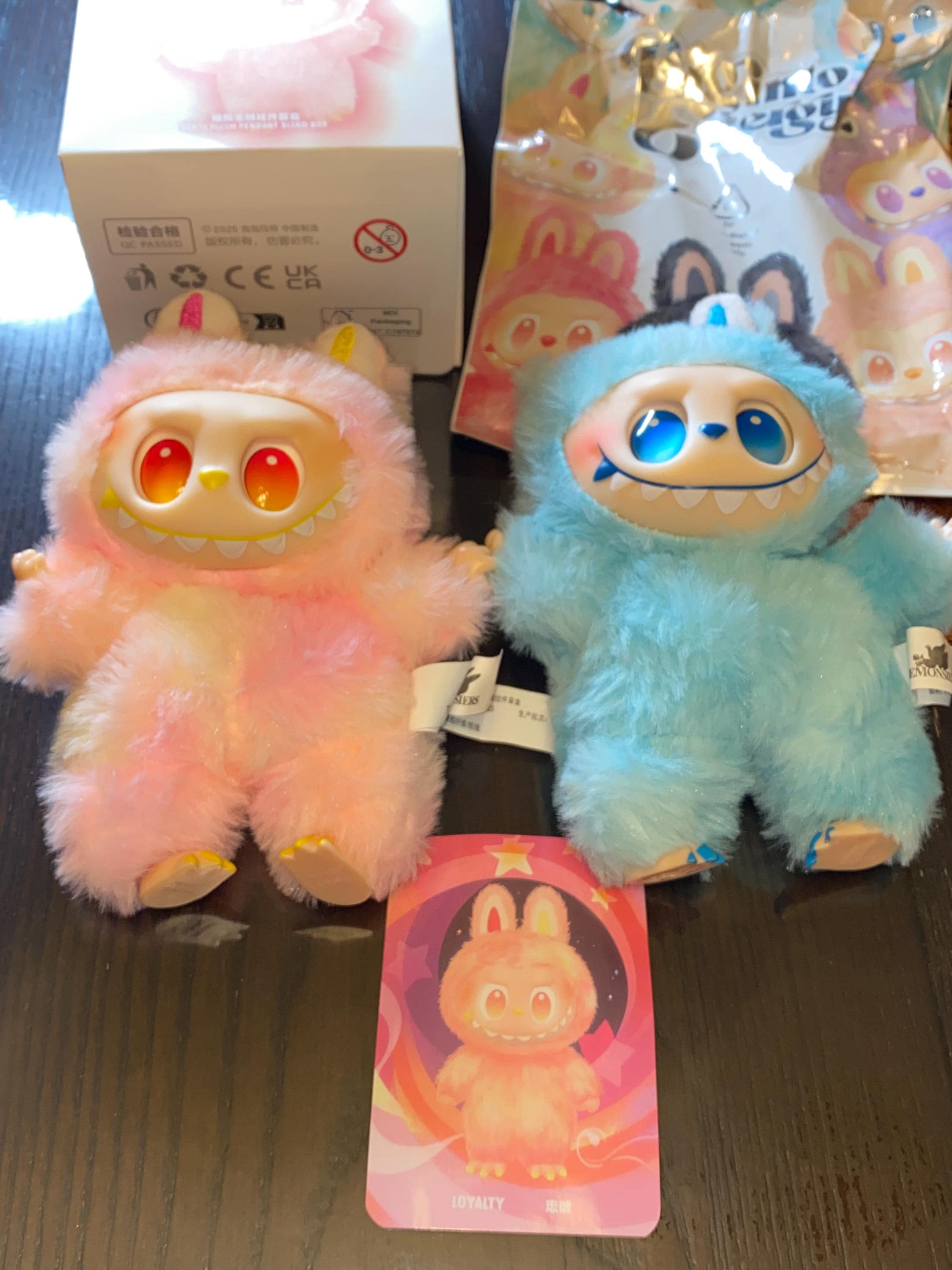 POPMART ◇ POP BEAN LABUBU MINI Colorful Party ラブブ型ガシャポン