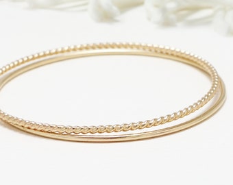 Minimalistische gouden armband set van 2, dunne gouden gevulde armband, stapelarmband, sierlijke armband, armbanden voor vrouwen | Viering armbanden