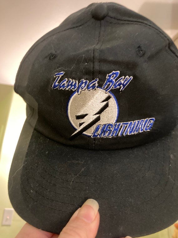 Tampa Bay Lightning Youth Primary Logo Precurve Snapback Hat – Heads and  Tails
