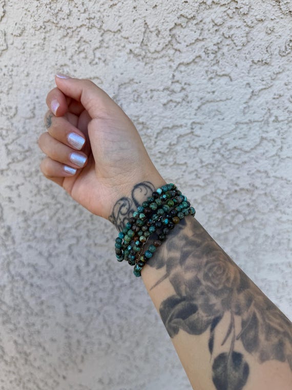 ONE Dainty Natural Turquoise Stretch Beaded Bracelet