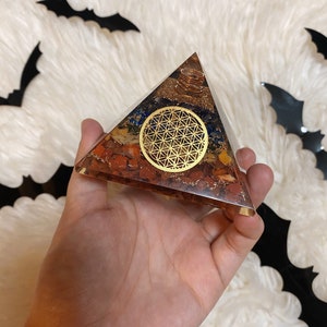 Chakra Orgonite Pyramid - Flower of Life Gold Etched Crystal Chips
