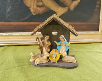 Crèche de Noël vintage - Plastique - Ensemble de 7 pièces - Grange en bois - Enfant Jésus - Marie et Joseph - Agneaux