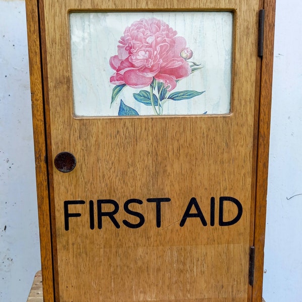 Vintage Medicine Cabinet: Vintage Bathroom Cabinet/Vintage First Aid Cabinet/First Aid Box/Rustic Cabinet/Old Cabinet/Mid Century Cabinet