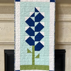 Bloco Texas Bluebonnet / Padrão de colcha para pendurar na parede em PDF - padrão de colcha bluebonnet, padrão de colcha Texas, presente para quilter, presente de quilting