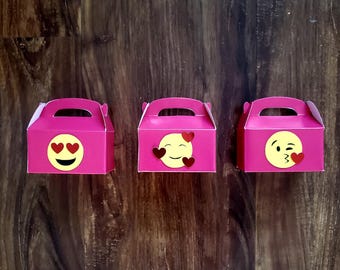 MINI Emoji treat box, EMOJI, Emoji faces, Smiley Face, Heart Eyes, Mini Gable Box, Candy Box, Classroom Gifts, Teacher Gifts, Valentines Day