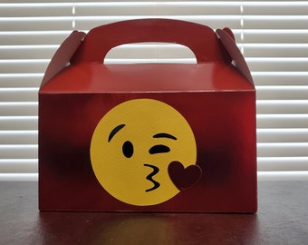 Emoji faces, Smiley Face, Heart Eyes, Treat Box, Gable Boxes, Candy Box, Classroom, Teacher Gifts, Valentine's Day, Valentine's, Galentines