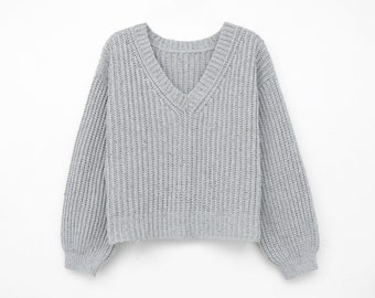 Modello per maglione all'uncinetto con scollo a V e coste: pullover comodo e facile (inglese)