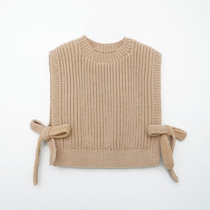 Strickmuster für eine gerippte Weste: Beginner Side-Tie Sweater (englisch)