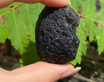 Espécimen Crudo de Pseudo-Tektita de Colombianita 32g