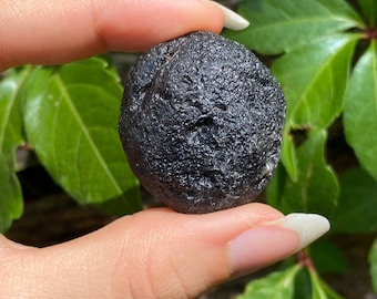 Espécimen crudo de Pseudo-Tektita de Colombianita 27g