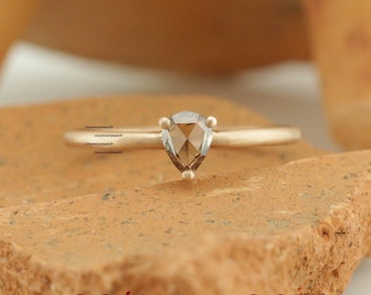 Handgemachter Birnen Diamant Ring: 14k Rose Gold Verlobungsring
