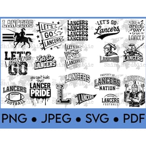 Puede incluir: Una colección de gráficos en blanco y negro con temática de Lancers. Los diseños incluyen texto como "Lancers", "Let's Go Lancers" y "Lancer Pride", junto con imágenes de un balón de fútbol, un caballero y un jinete. Los formatos de archivo son PNG, JPEG, SVG y PDF.