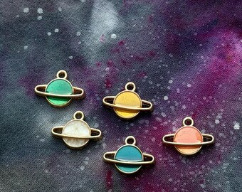 Amuletos de planetas del espacio exterior / Complemento para placa de identificación canina - Se venden ÚNICAMENTE como complemento con la compra de la placa de identificación canina.