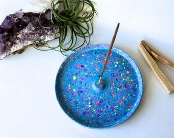 Round Stick Incense Holder, Eclectic Smoke Cleansing & Smudge Dish, Ash Tray for Incense Sticks, Jesmonite Terrazzo Energy Cleansing Gift