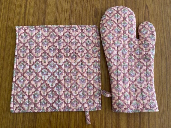 Block Printed Kitchen Oven Mitts and Pot Holder Quilted Oven Mitts