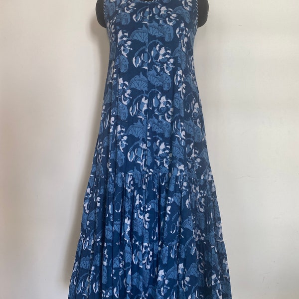 Robe longue imprimée indienne en denim et bleu égéen, robe de demoiselles d'honneur, cadeau pour elle, cadeau pour maman, robe d'été légère