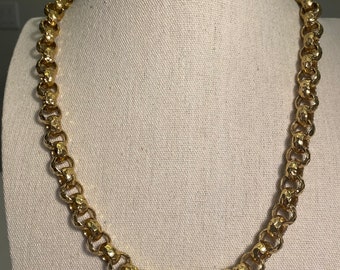 Monet Vintage Jewelry Rolo Chain Textured Gold Tone Necklace  Great Quality Heavy Well Made